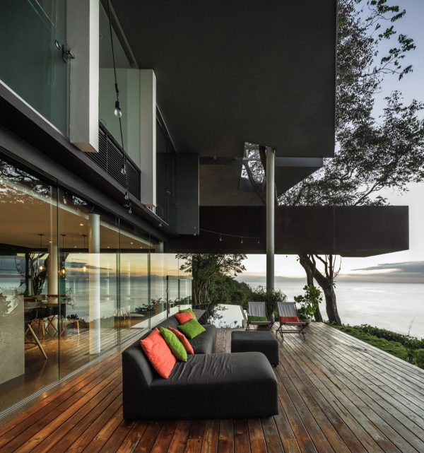 A Costa Rican Cliff House With Spectacular Ocean Views