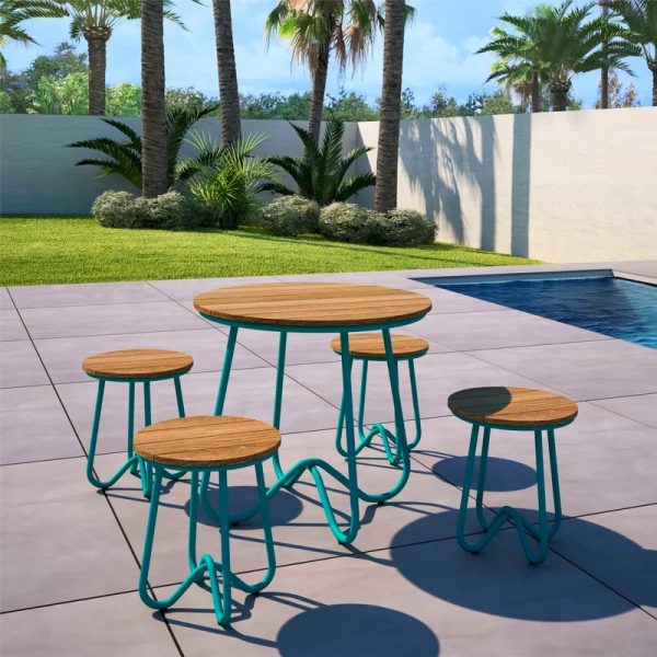 51 Outdoor Dining Tables That Will Wow Your Dinner Guests