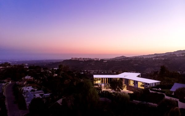 Incredible LA Mansion With Views Of The Ocean And Downtown