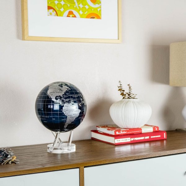 Product Of The Week: Awesome Globes That Rotate By Themselves