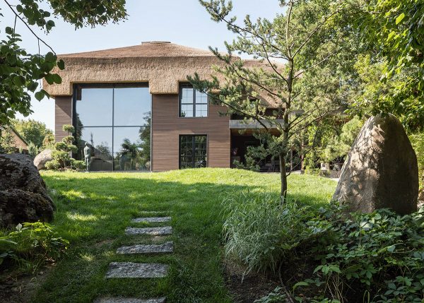 An Architect’s House That Melds Traditional Japanese And Ukranian Ethos In A Modern Shell