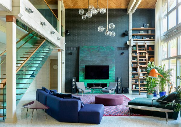 Attention Grabbing Home Design Packed With Colourful Chic Modernity