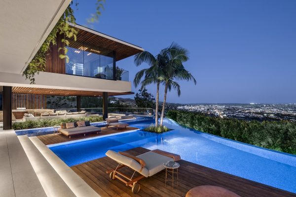 Hillside Home In Los Angles With Layered Pool Design