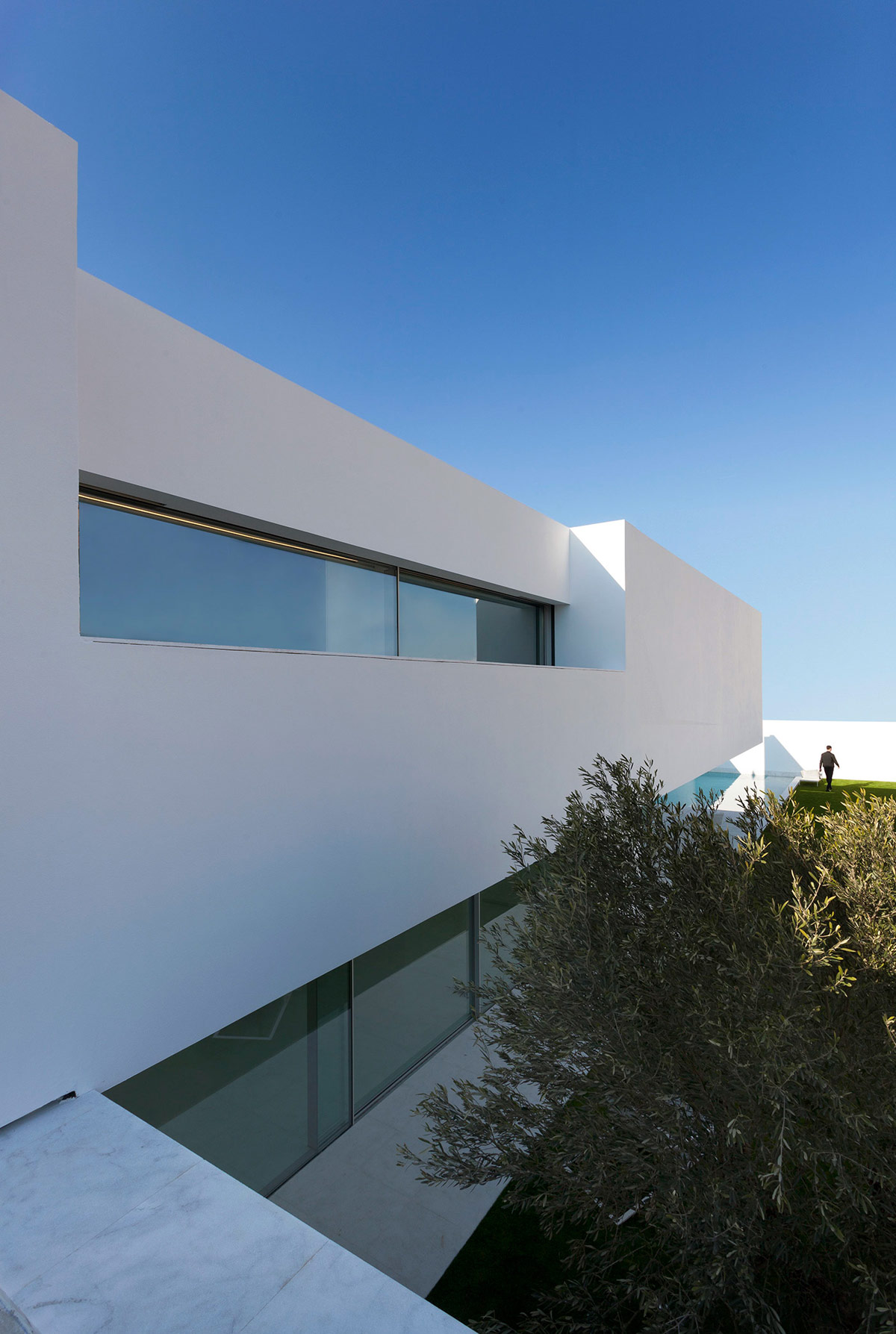 white-concrete-home-exterior.jpg (1200×1787)