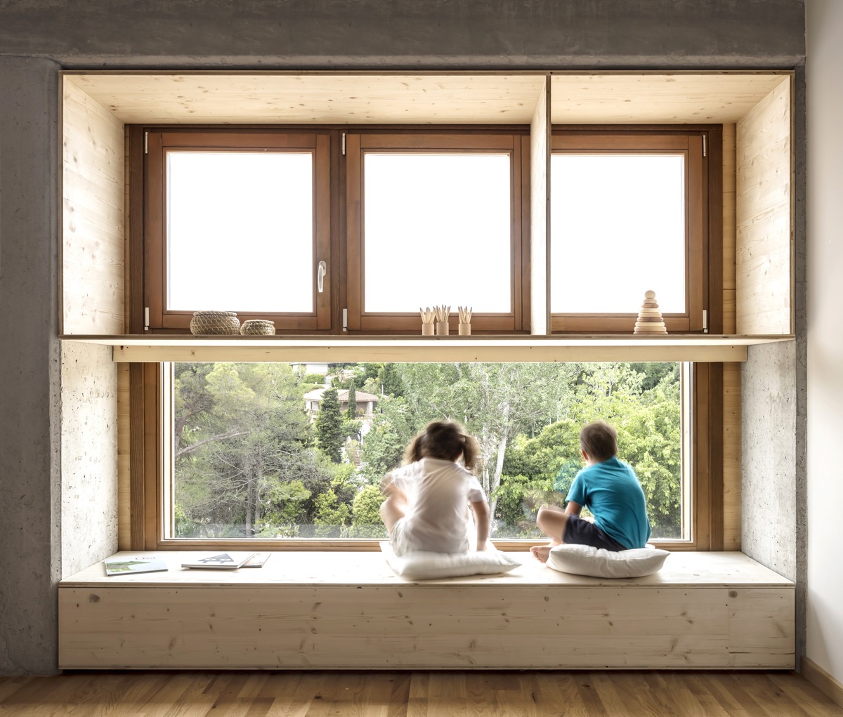 Featured image of post Sit Out Window Design : Understanding window designs and window styles is quite involved but includes the types of window muntins, window sashes, or window casing styles used.