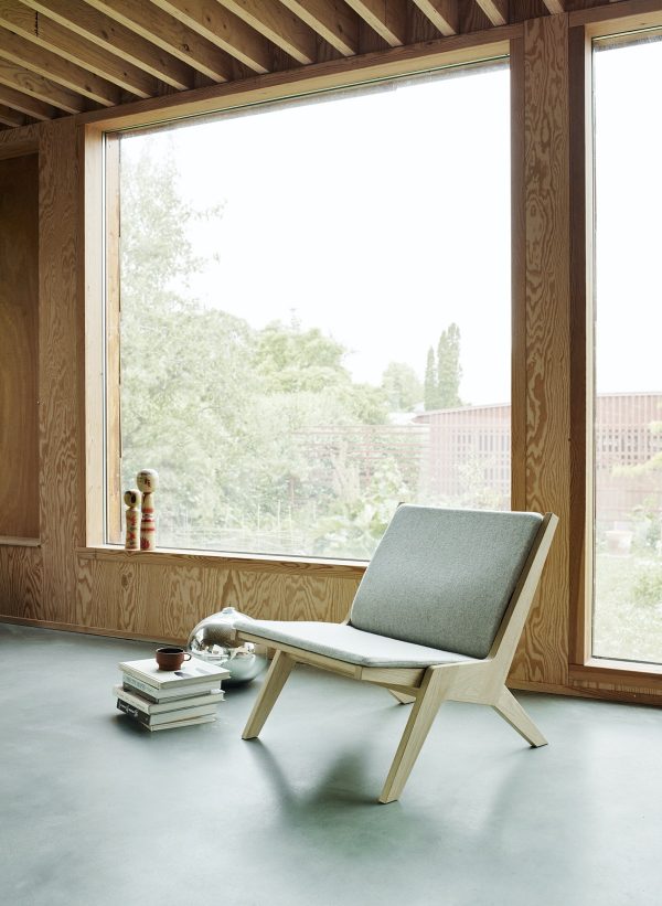 New Gorgeous Luxe Velvet Folding Chair Stunning Elegant Look Easy to Store & Foldable Blush
