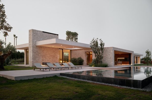 Beautiful Modern Spanish House With Courtyards And Pool [Video]