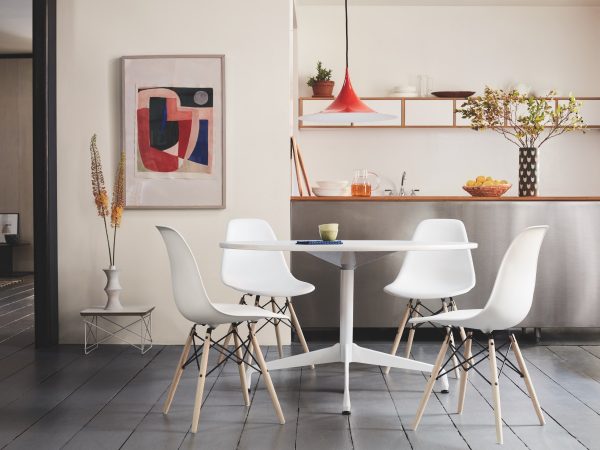 51 Side Chairs with Versatile Placement Possibilities