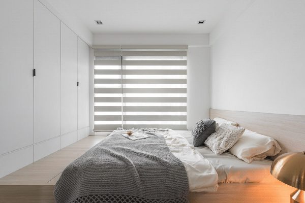 Expanding Modern Interiors With Minimalist White Decor