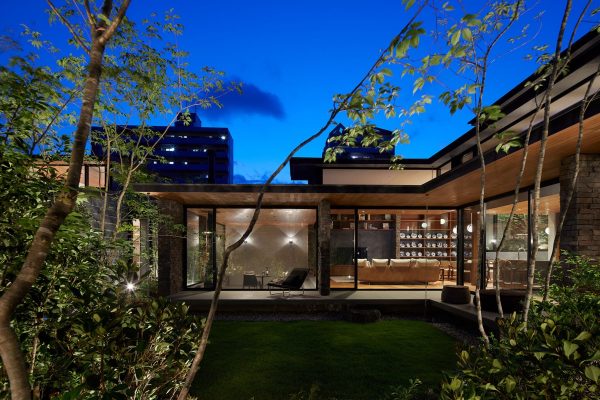 A Modern Japanese House With A Serene Courtyard