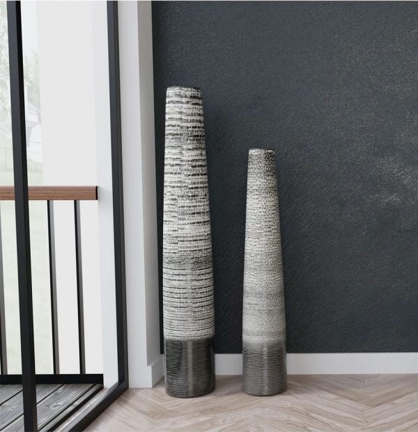 51 Floor Vases with Endless Decor Potential for Any Interior Style