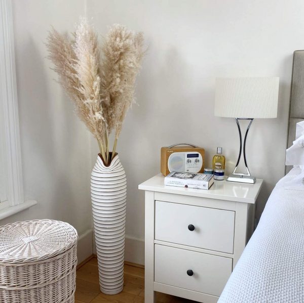 51 Floor Vases with Endless Decor Potential for Any Interior Style