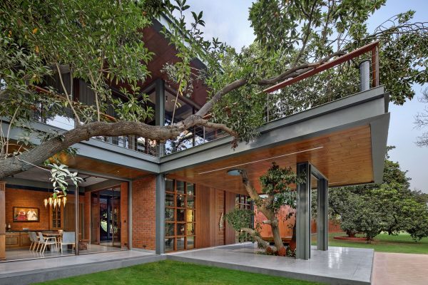An Exquisite Weekend House In A Sapota Plantation In Northern India [Video]