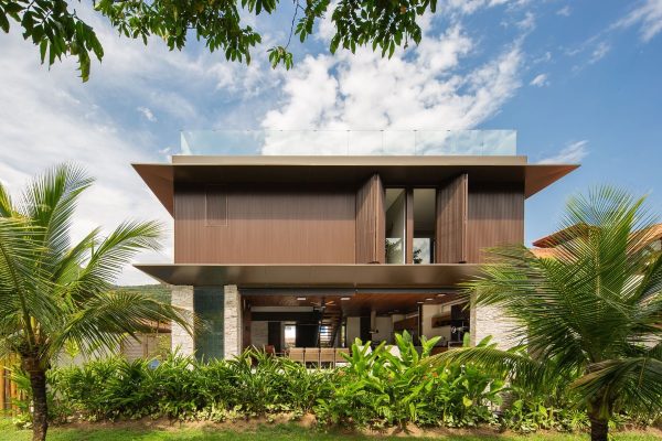 A House By A Beautiful Beach In Brazil [Video]