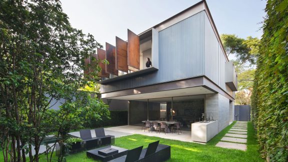 A Contemporary Urban Residence In Brazil [Video]