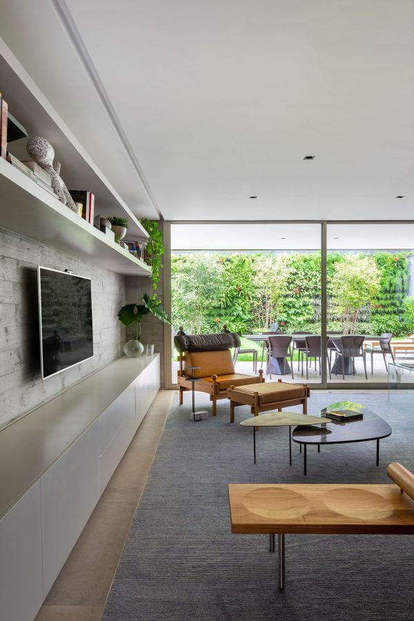 A Contemporary Urban Residence In Brazil [Video]