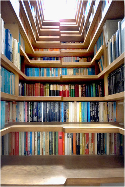 Bücherregal Treppe