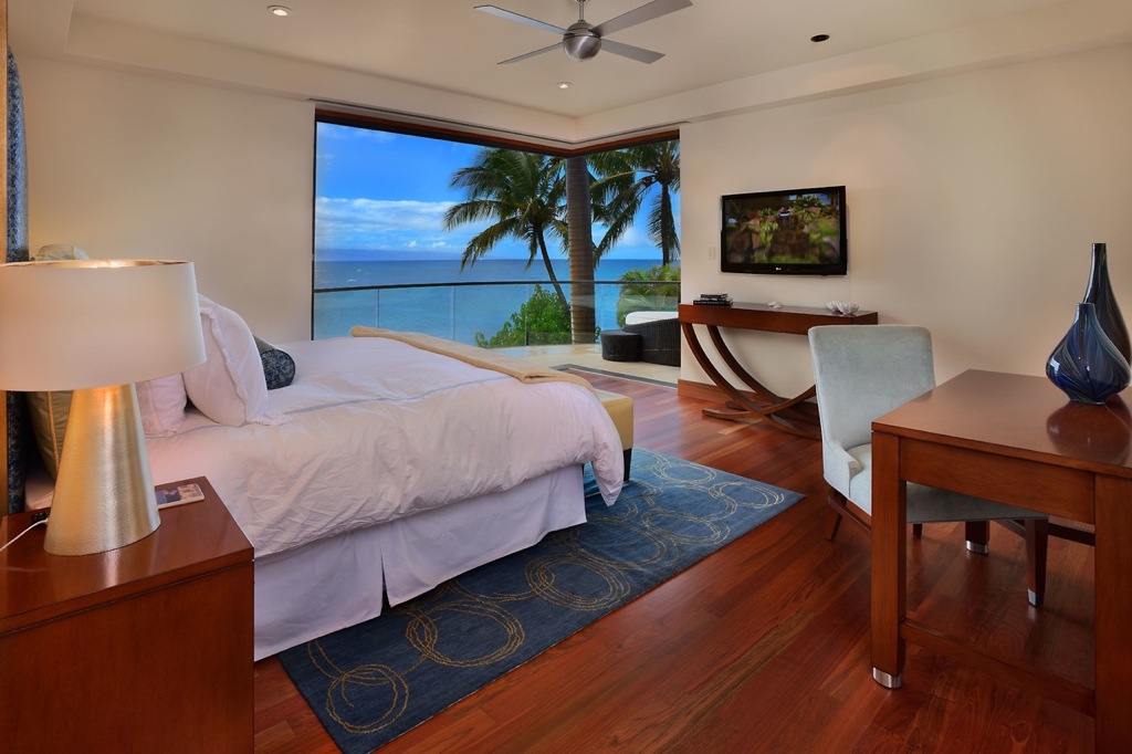 Hawaiian Neutral Bedroom Interior Design Ideas