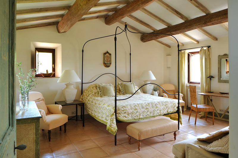 Col delle Noci Italian Villa bedroom