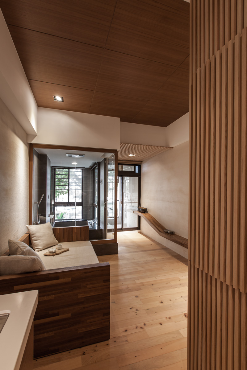 japanese modern interior minimalist houses zen inspired japan floor asian sofa living contemporary southwestern basement decoration futon decor glass ceiling