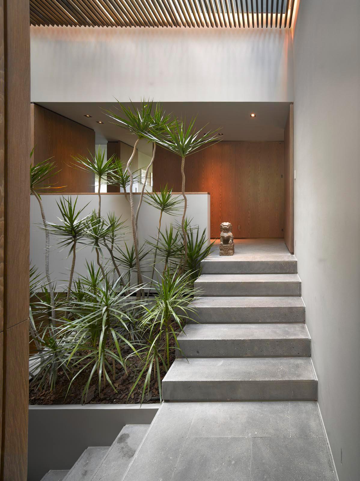 Mexico City Restoration Adds Luxury Comforts to 1970s Design