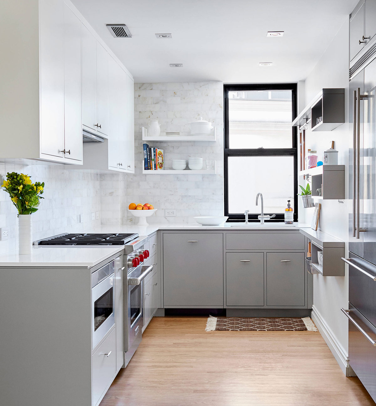30 Gorgeous Grey And White Kitchens, White Grey Kitchen Cabinets