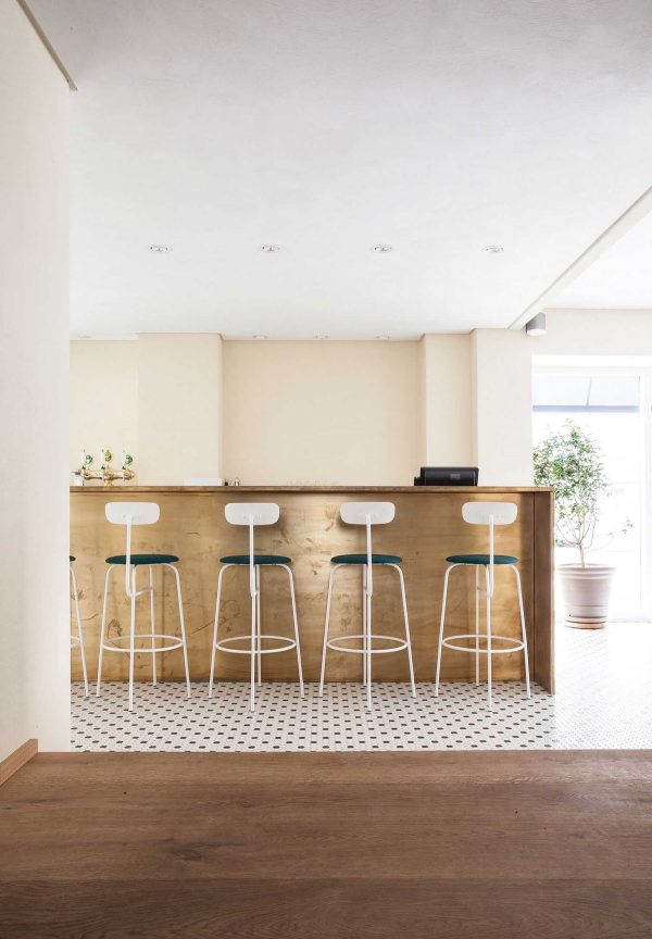 40 Captivating Kitchen Bar Stools For, Space Between Bar Stools And Wall