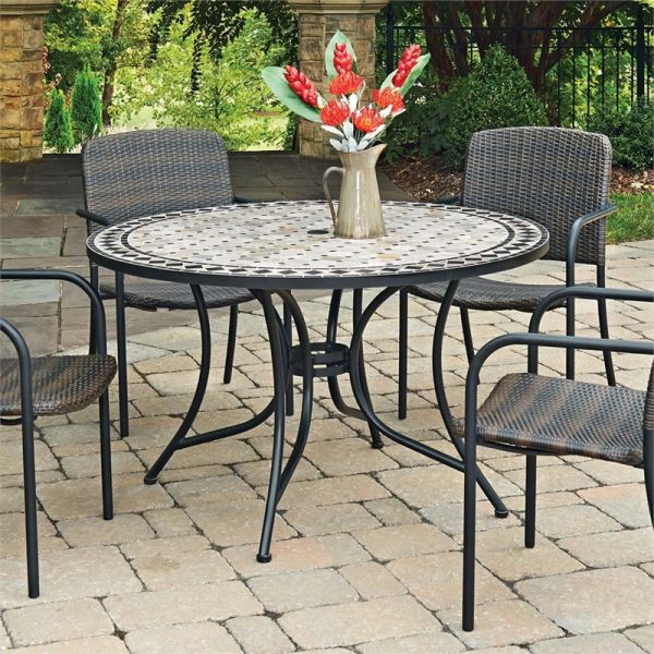 51 Outdoor Dining Tables That Will Wow, Round Metal Outdoor Dining Table And Chairs