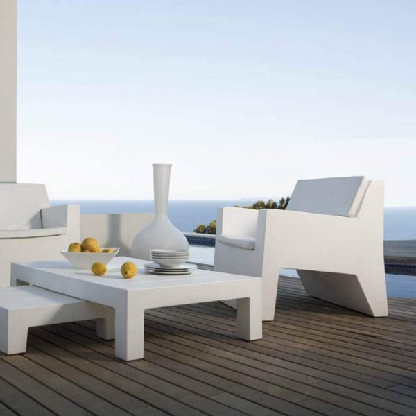 51 Outdoor Coffee Tables To Center Your, Low Outdoor Coffee Table Round