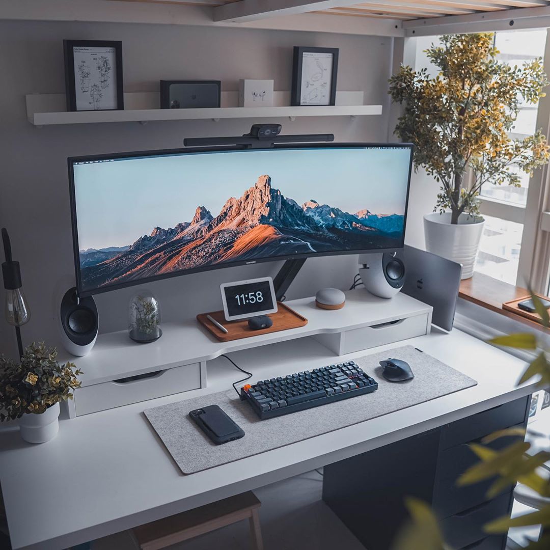 40 Workstation Setups That We Really Like, Cool Office Desk Setup