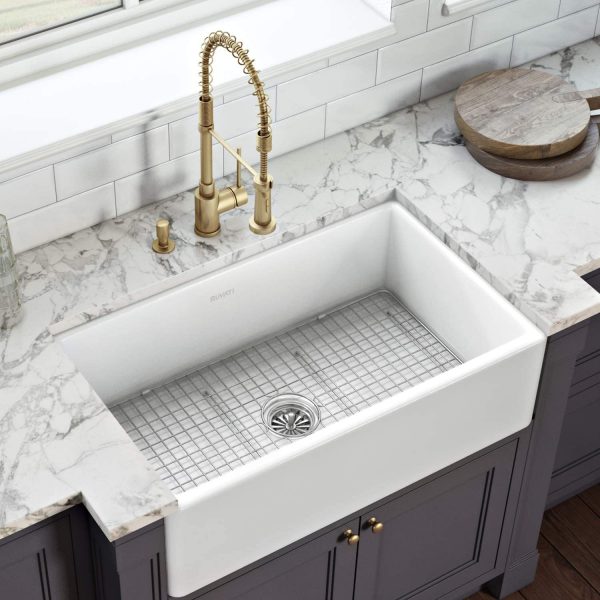 51 Farmhouse Sinks That Can Bring Classic Elegance To Your Kitchen Renovation - Small Farmhouse Style Bathroom Sink