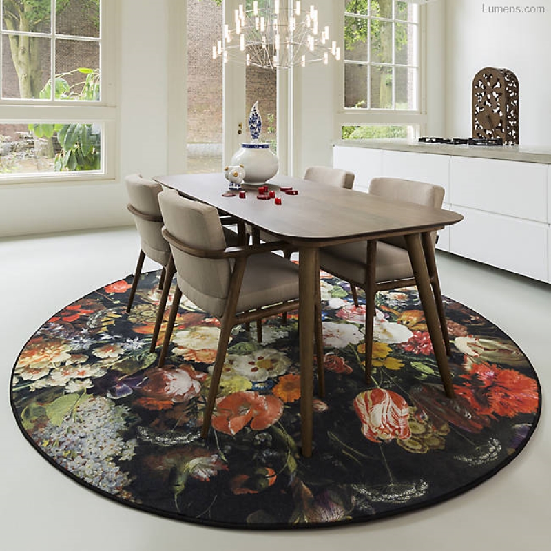 51 Round Rugs To Update Your Rooms For, How Big Of A Round Rug Under Table