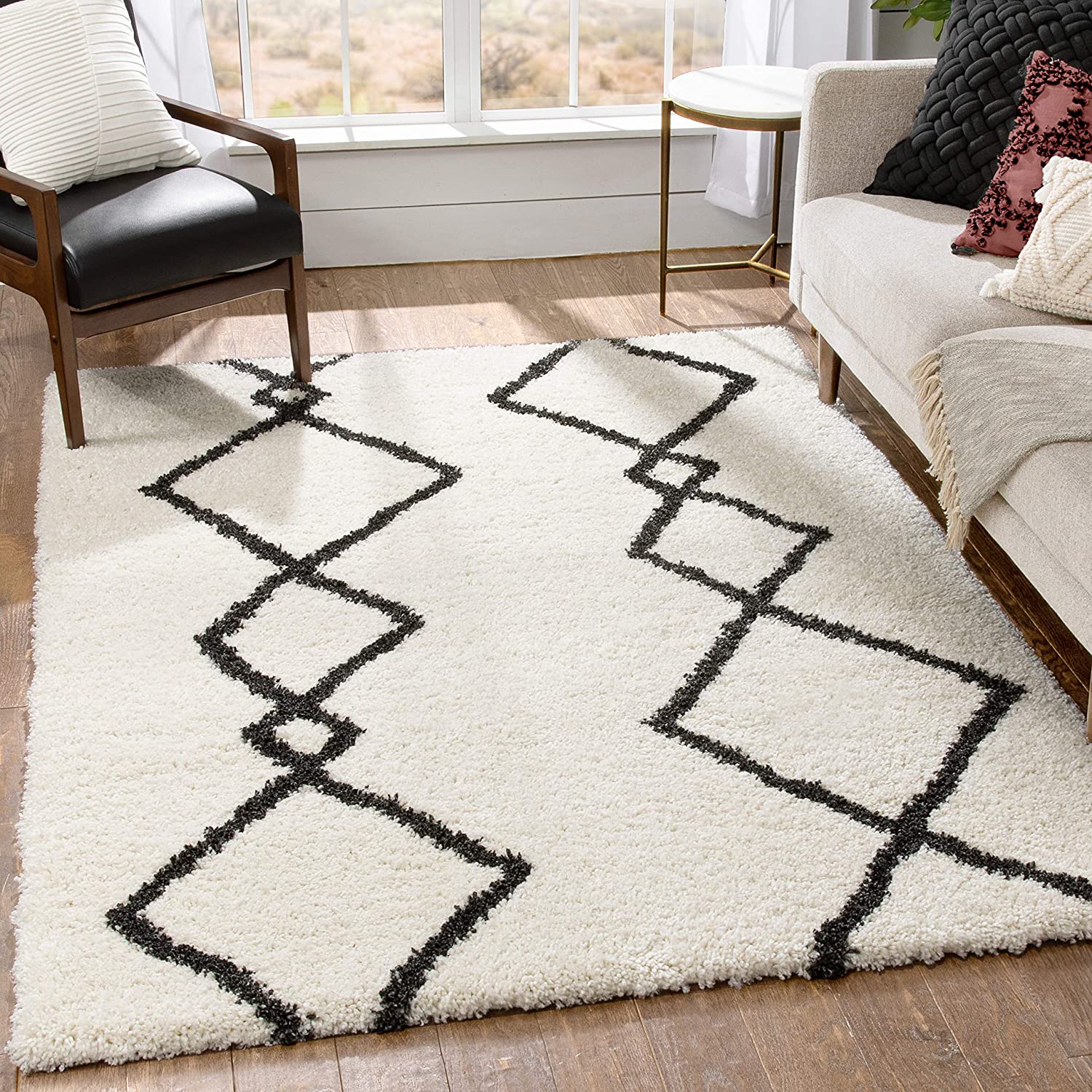 shaggy Scandinavian rug with moroccan diamond pattern black and white hygge decor inspiration
