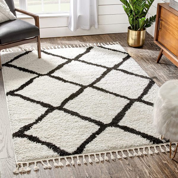 51 Living Room Rugs To Revitalize Your, Black And White Rug Living Room