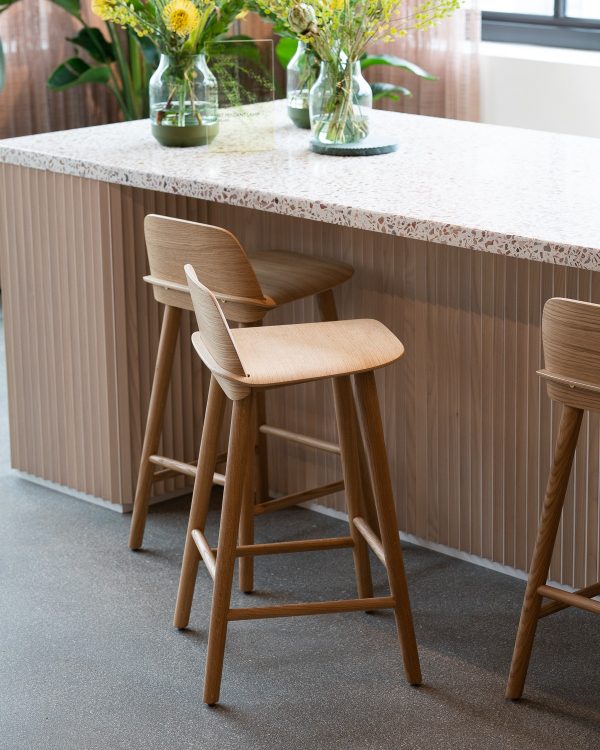 51 Wooden Bar Stools For Timeless, Types Of Wood Bar Stools