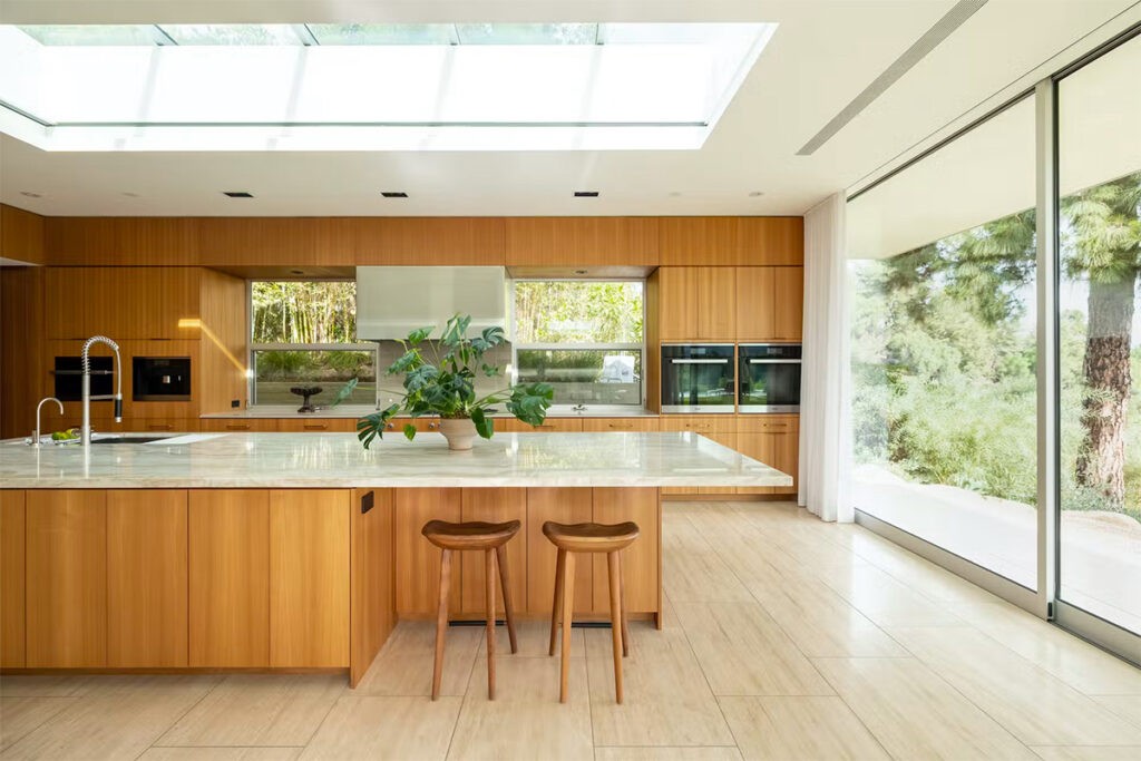40 Mid Century Modern Kitchens With Tips And Photos To Help You Design ...