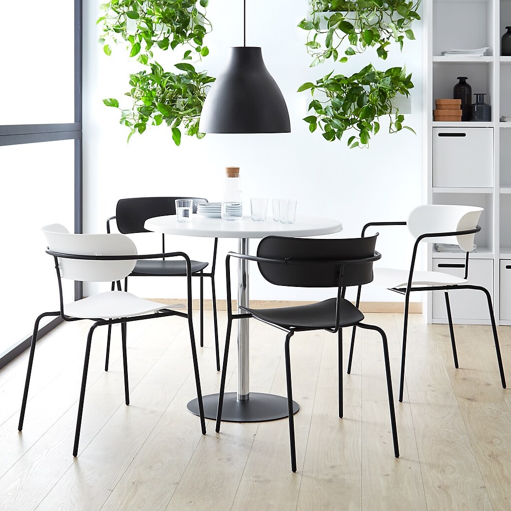 51 Plastic Chairs that Show the Stylish Side of Practical Materials